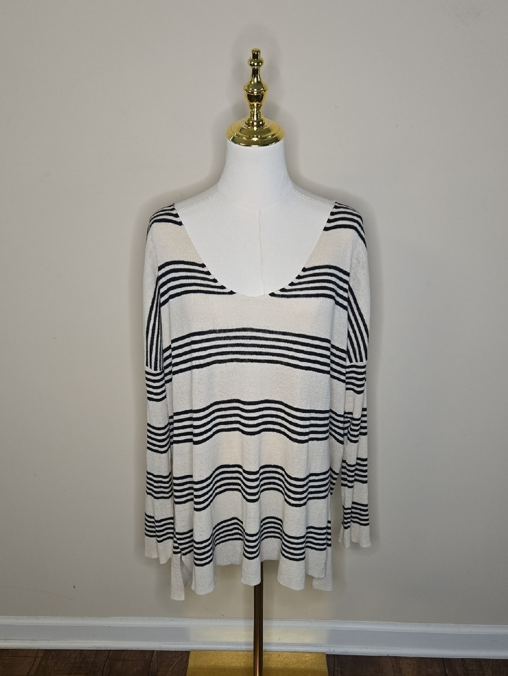 Ann Taylor Striped Linen Blend Sweater Coastal Grandmother Nautical Minimalist - Picture 2 of 8